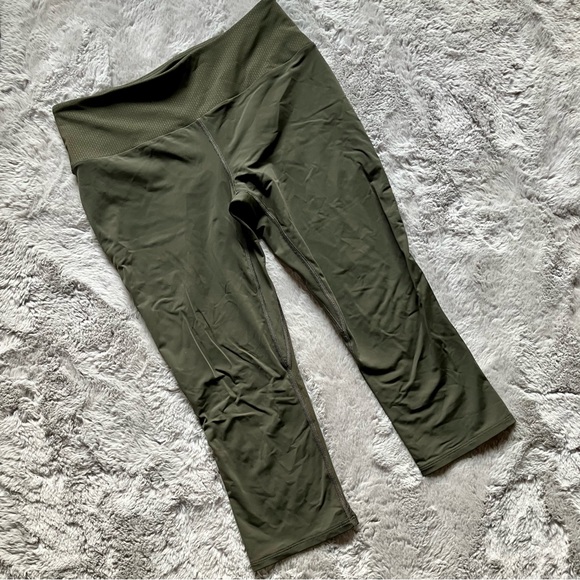 Rare RYU Made in Vancouver cropped yoga tights khaki green medium like lululemon - Picture 1 of 8